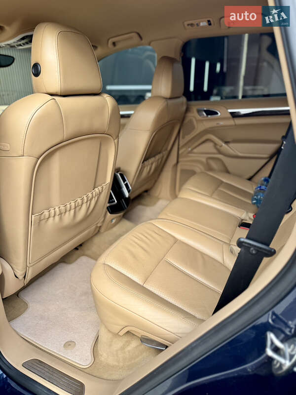 Внедорожник / Кроссовер Porsche Cayenne 2012 в Днепре