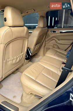 Внедорожник / Кроссовер Porsche Cayenne 2012 в 