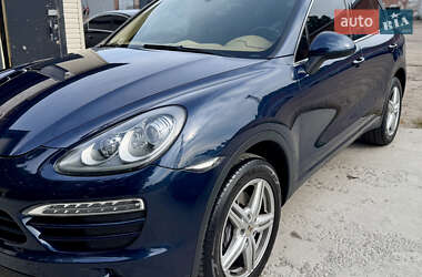Внедорожник / Кроссовер Porsche Cayenne 2012 в 