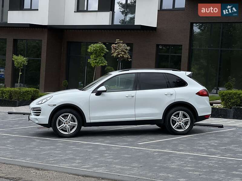 Внедорожник / Кроссовер Porsche Cayenne 2013 в Ужгороде