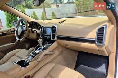 Позашляховик / Кросовер Porsche Cayenne 2013 в 