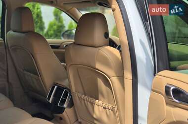 Позашляховик / Кросовер Porsche Cayenne 2013 в 
