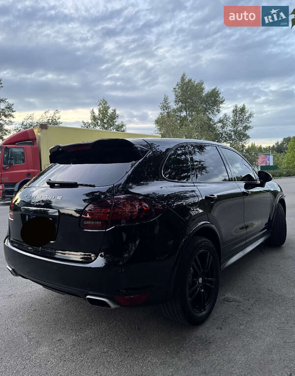 Внедорожник / Кроссовер Porsche Cayenne 2012 в Каменском