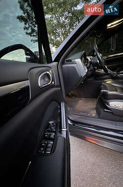 Внедорожник / Кроссовер Porsche Cayenne 2012 в 