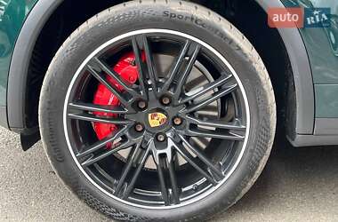 Внедорожник / Кроссовер Porsche Cayenne 2013 в 