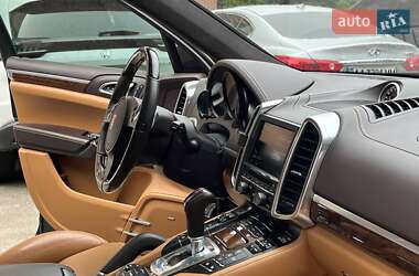 Внедорожник / Кроссовер Porsche Cayenne 2013 в 