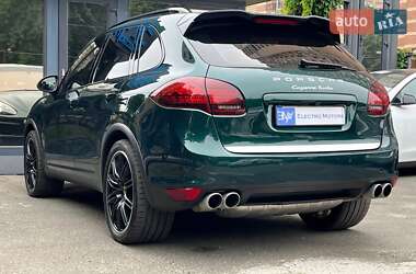 Внедорожник / Кроссовер Porsche Cayenne 2013 в 