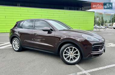 Внедорожник / Кроссовер Porsche Cayenne 2018 в 