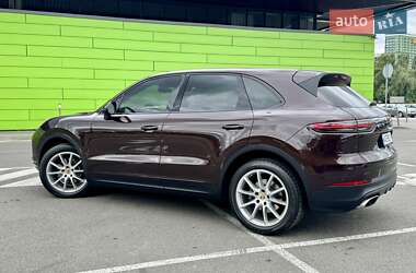 Внедорожник / Кроссовер Porsche Cayenne 2018 в 