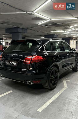 Внедорожник / Кроссовер Porsche Cayenne 2011 в 