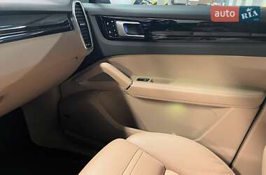 Внедорожник / Кроссовер Porsche Cayenne 2019 в 