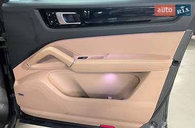 Внедорожник / Кроссовер Porsche Cayenne 2019 в 