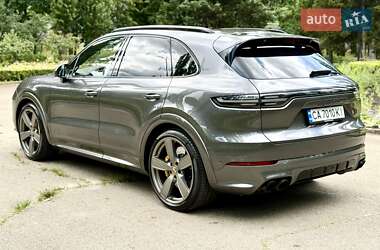 Позашляховик / Кросовер Porsche Cayenne 2022 в 