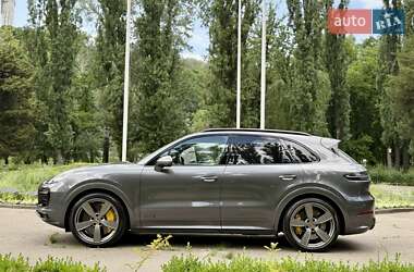 Позашляховик / Кросовер Porsche Cayenne 2022 в 