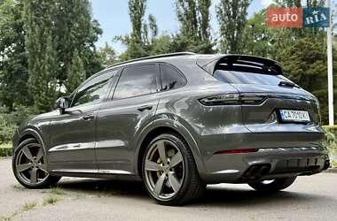 Позашляховик / Кросовер Porsche Cayenne 2022 в 