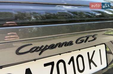 Позашляховик / Кросовер Porsche Cayenne 2022 в 
