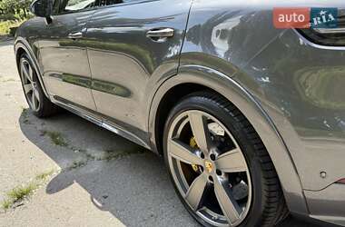 Позашляховик / Кросовер Porsche Cayenne 2022 в 