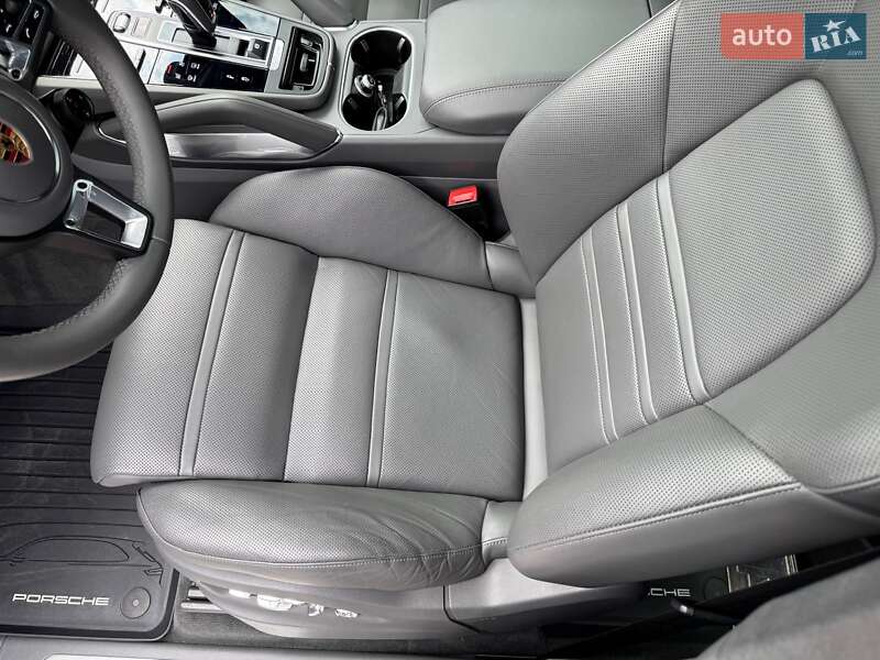 Внедорожник / Кроссовер Porsche Cayenne 2019 в Киеве