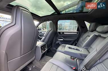Внедорожник / Кроссовер Porsche Cayenne 2019 в 