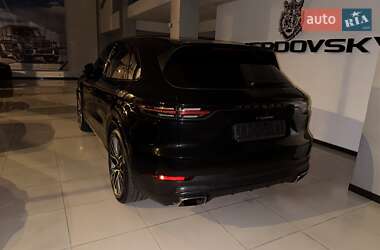 Внедорожник / Кроссовер Porsche Cayenne 2019 в 