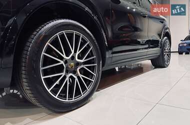 Внедорожник / Кроссовер Porsche Cayenne 2019 в 