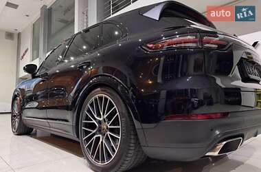 Внедорожник / Кроссовер Porsche Cayenne 2019 в 