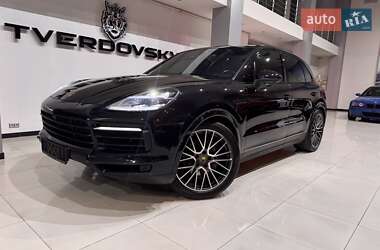 Внедорожник / Кроссовер Porsche Cayenne 2019 в 