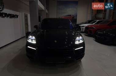 Внедорожник / Кроссовер Porsche Cayenne 2019 в 