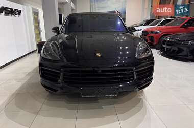 Внедорожник / Кроссовер Porsche Cayenne 2019 в 