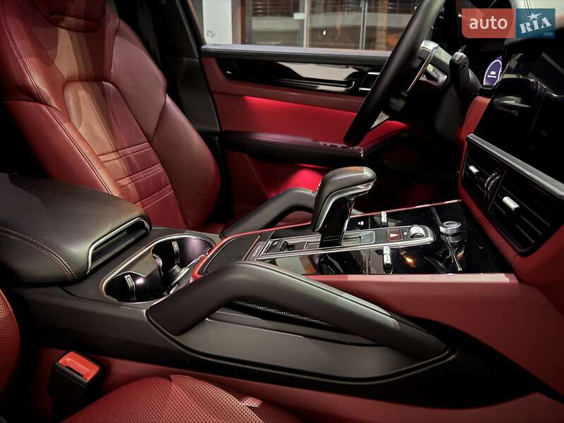 Внедорожник / Кроссовер Porsche Cayenne 2019 в Одессе