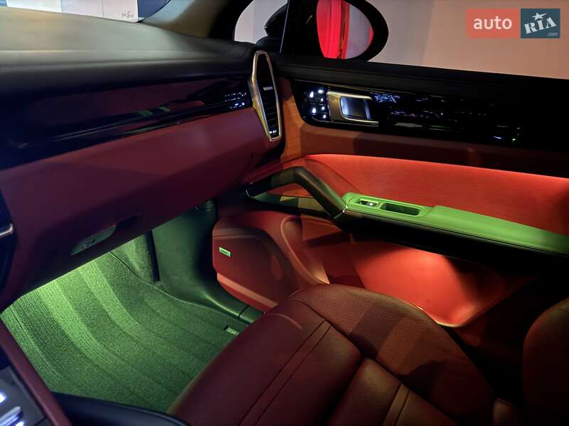 Внедорожник / Кроссовер Porsche Cayenne 2019 в Одессе