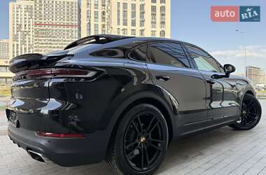 Внедорожник / Кроссовер Porsche Cayenne 2024 в 