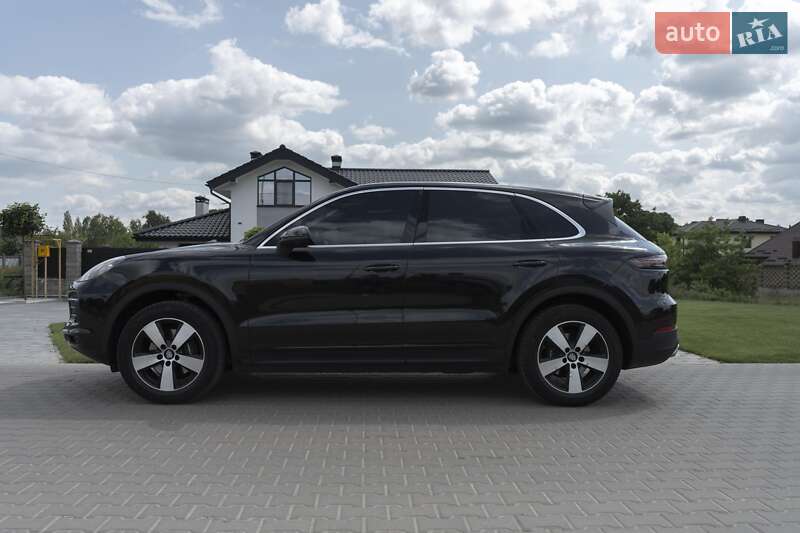 Внедорожник / Кроссовер Porsche Cayenne 2018 в 