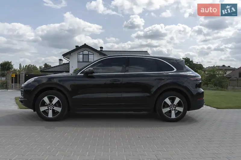 Внедорожник / Кроссовер Porsche Cayenne 2018 в 
