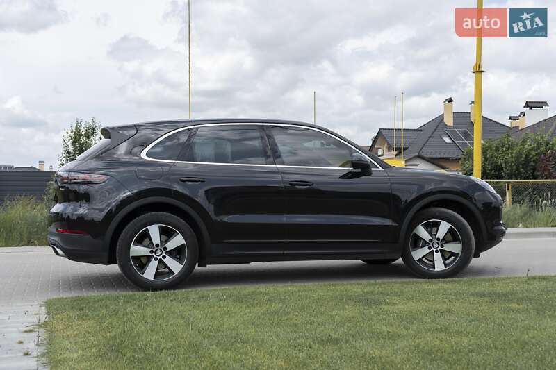 Внедорожник / Кроссовер Porsche Cayenne 2018 в Ровно