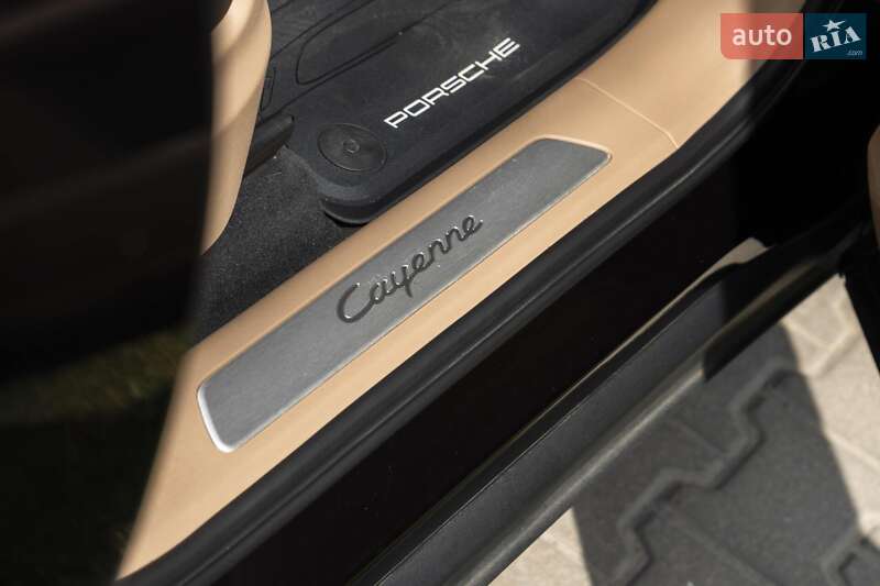 Внедорожник / Кроссовер Porsche Cayenne 2018 в Ровно