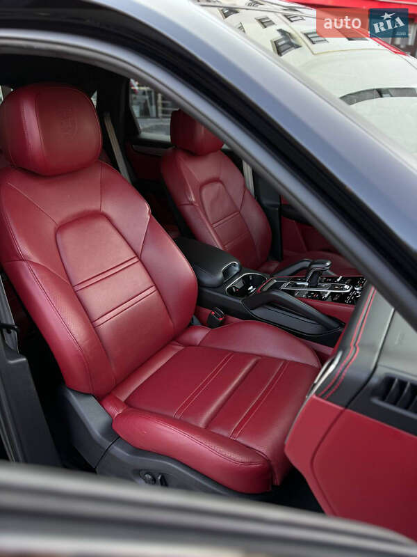 Позашляховик / Кросовер Porsche Cayenne 2022 в Києві