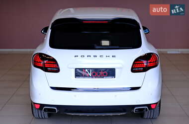 Внедорожник / Кроссовер Porsche Cayenne 2011 в 