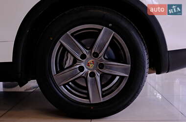 Внедорожник / Кроссовер Porsche Cayenne 2011 в 