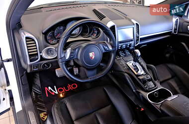 Внедорожник / Кроссовер Porsche Cayenne 2011 в 
