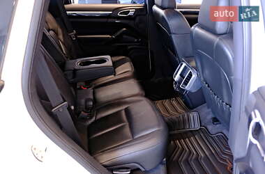 Внедорожник / Кроссовер Porsche Cayenne 2011 в 