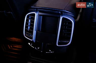 Внедорожник / Кроссовер Porsche Cayenne 2011 в 