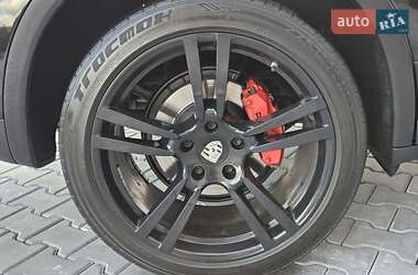 Внедорожник / Кроссовер Porsche Cayenne 2011 в 