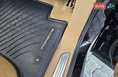 Внедорожник / Кроссовер Porsche Cayenne 2011 в 