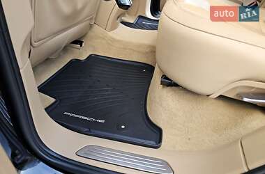 Внедорожник / Кроссовер Porsche Cayenne 2011 в 