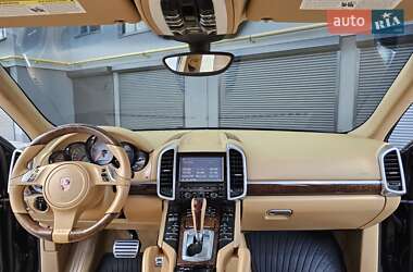 Внедорожник / Кроссовер Porsche Cayenne 2011 в 
