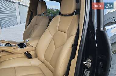 Внедорожник / Кроссовер Porsche Cayenne 2011 в 