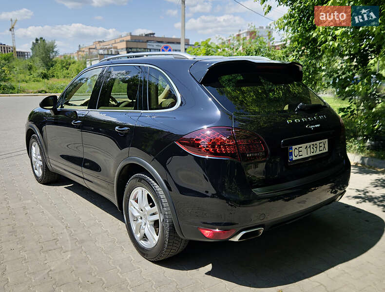 Позашляховик / Кросовер Porsche Cayenne 2011 в Чернівцях