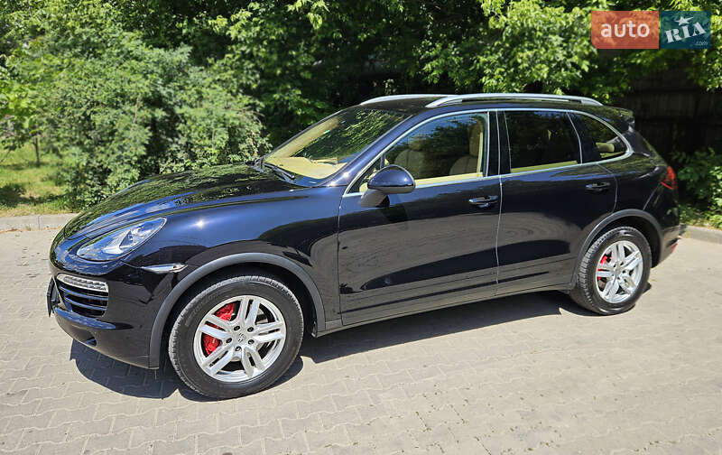 Позашляховик / Кросовер Porsche Cayenne 2011 в Чернівцях