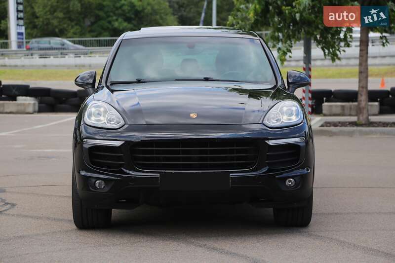 Внедорожник / Кроссовер Porsche Cayenne 2016 в Киеве